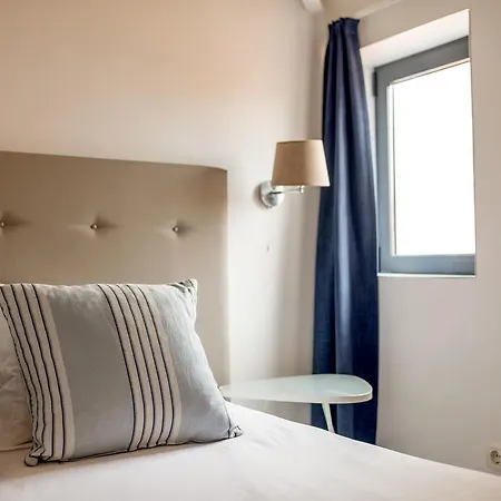 Apartment Comercio Do By Tourist Porto